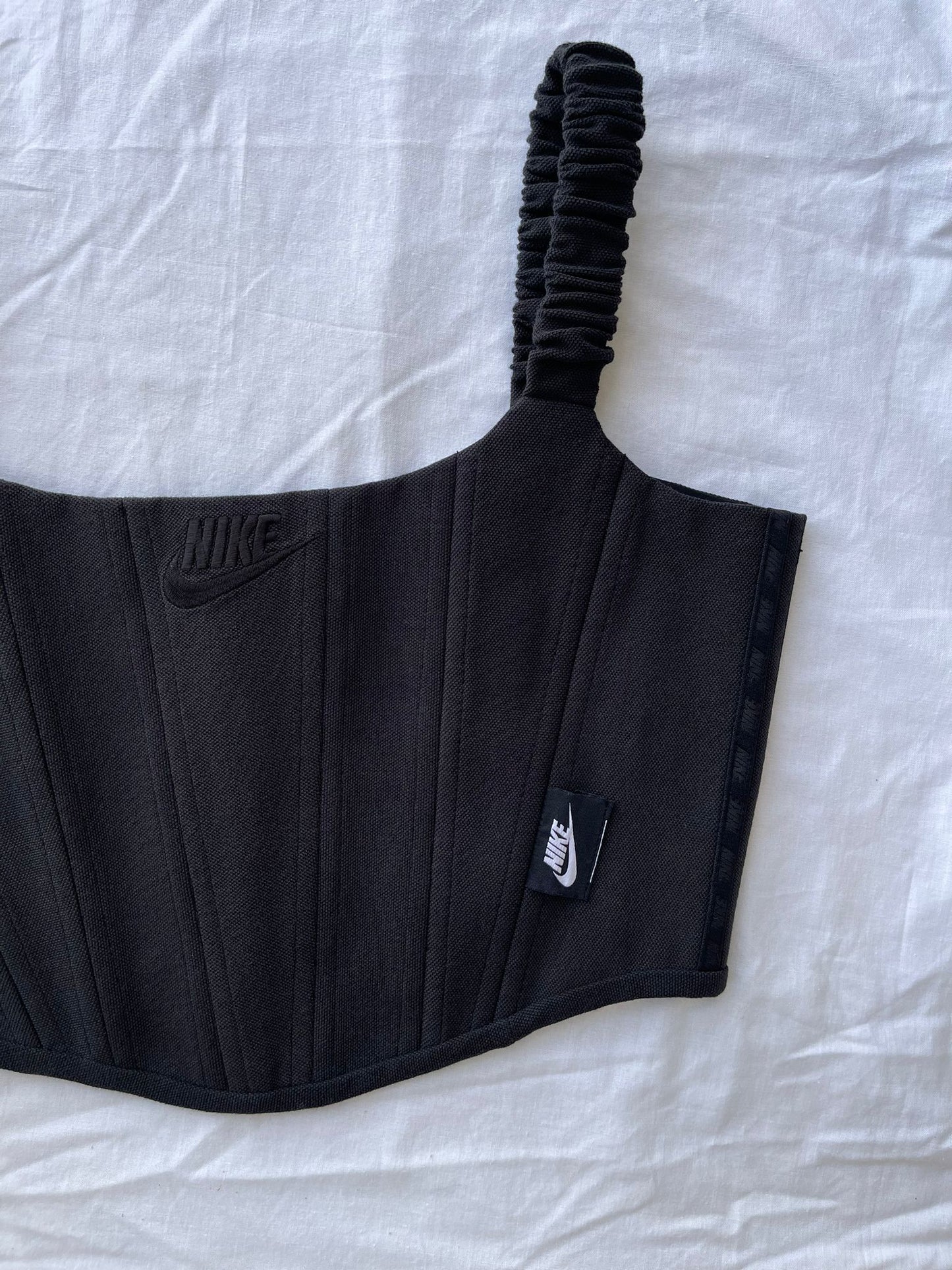 CORSETTO NIKE NERO - U K I T A