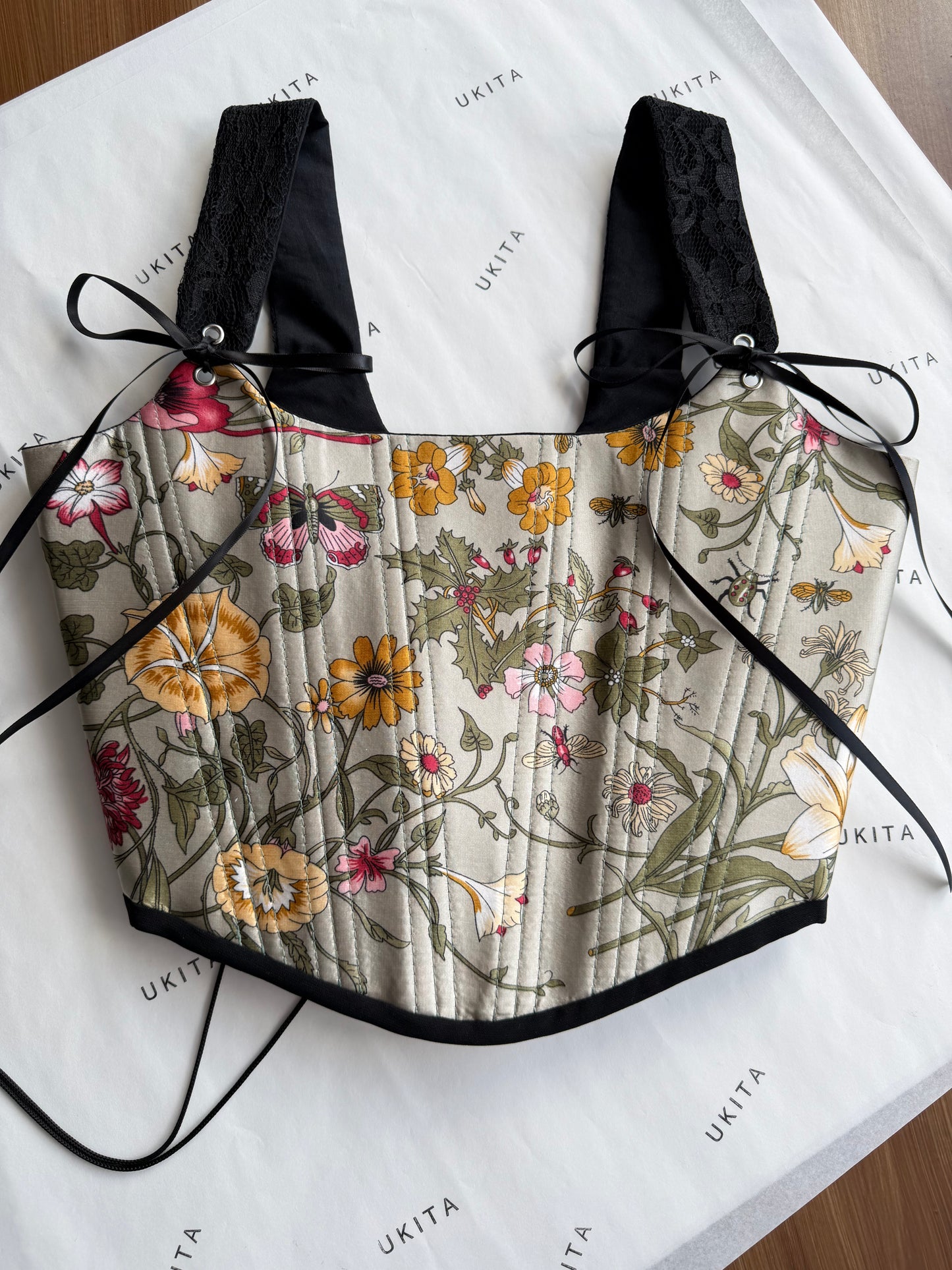 CORSETTO PIZZO - U K I T A