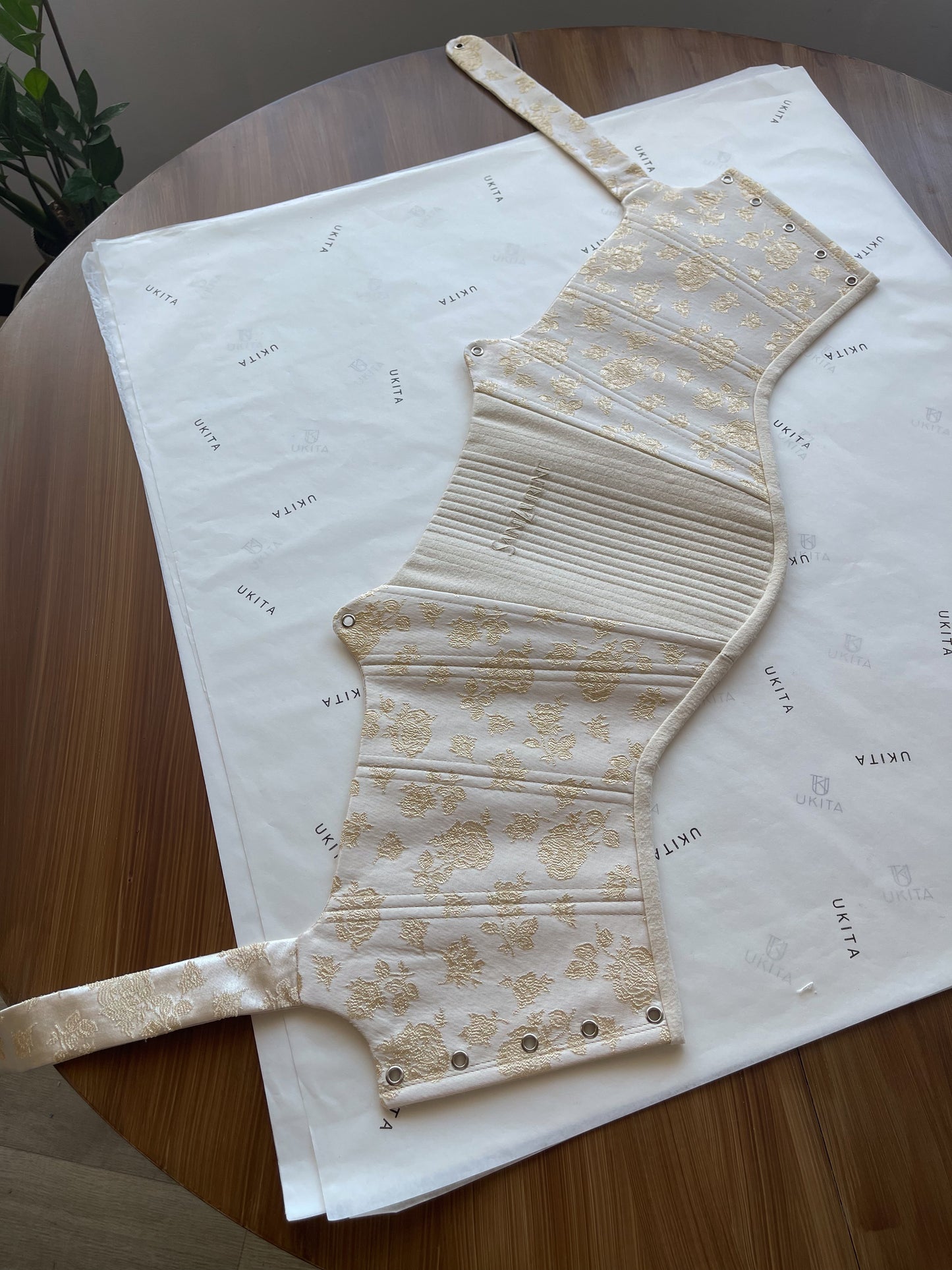 CORSETTO BEIGE - U K I T A